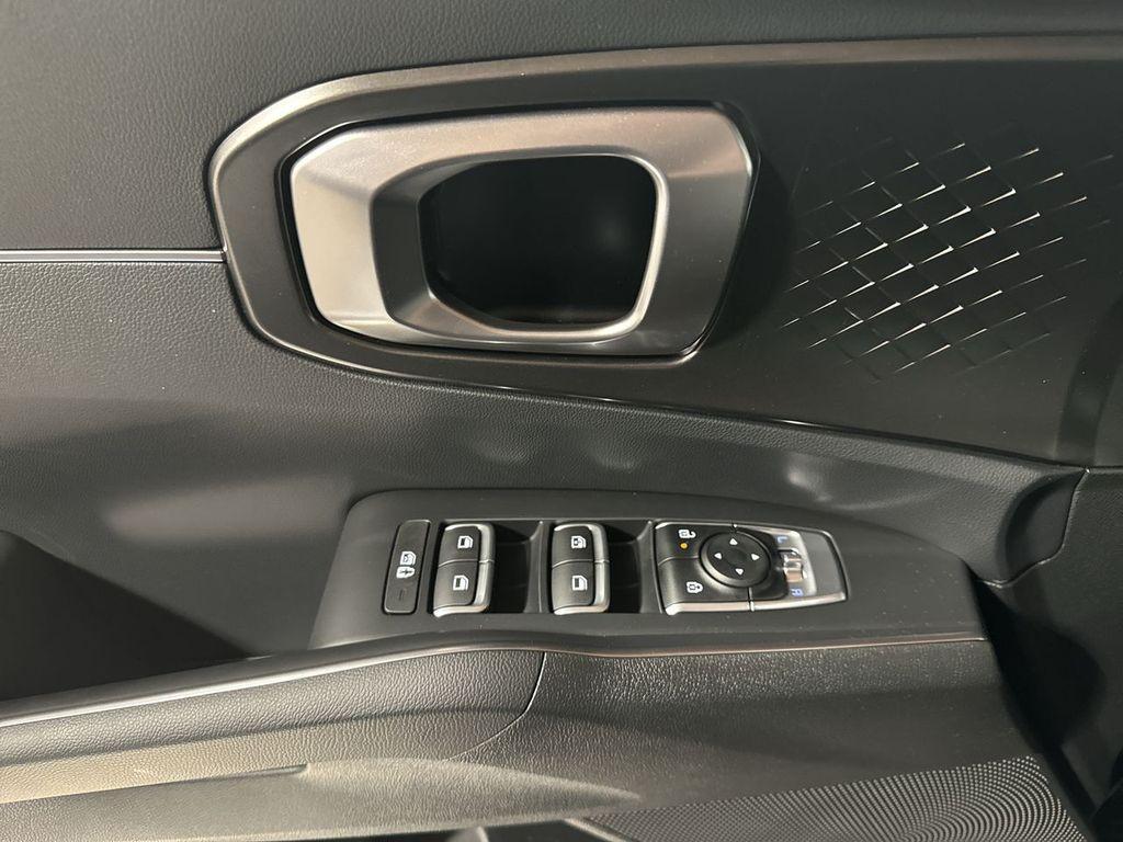 new 2025 Kia Sorento Hybrid car, priced at $38,875