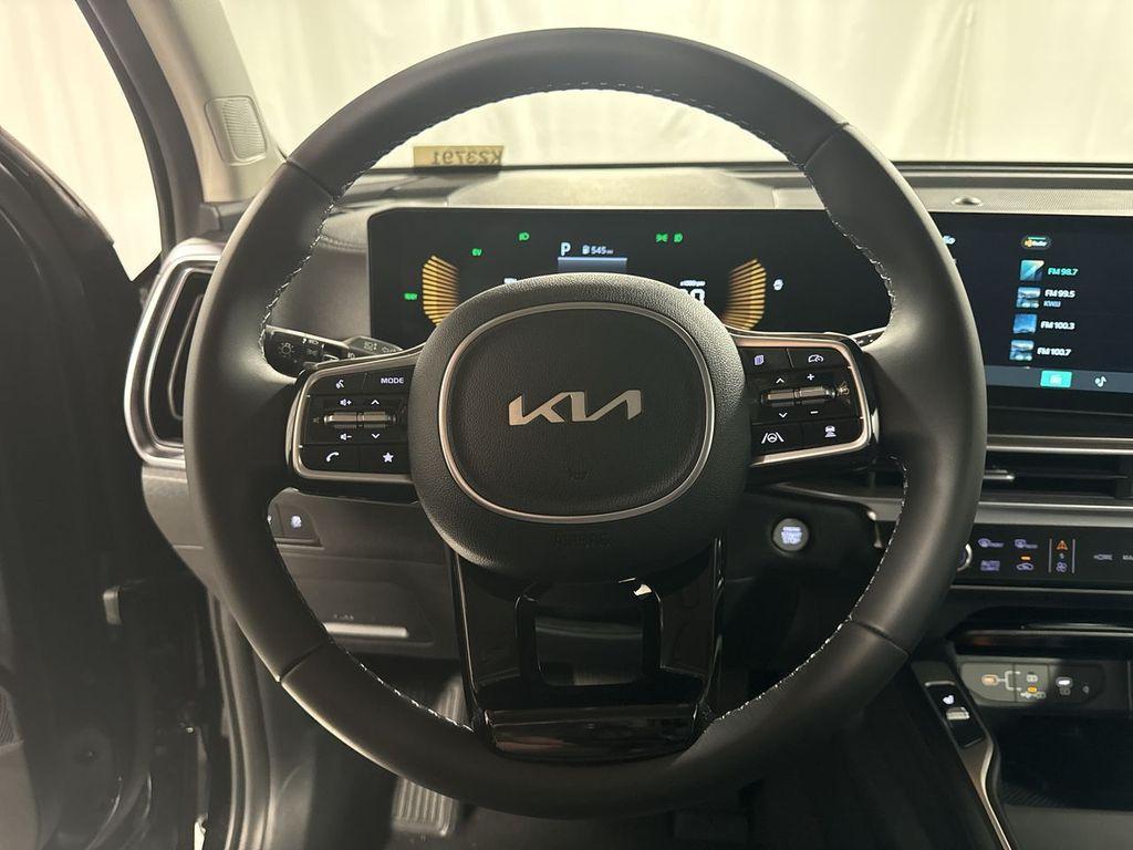 new 2025 Kia Sorento Hybrid car, priced at $38,875