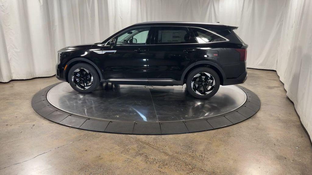 new 2025 Kia Sorento Hybrid car, priced at $38,875