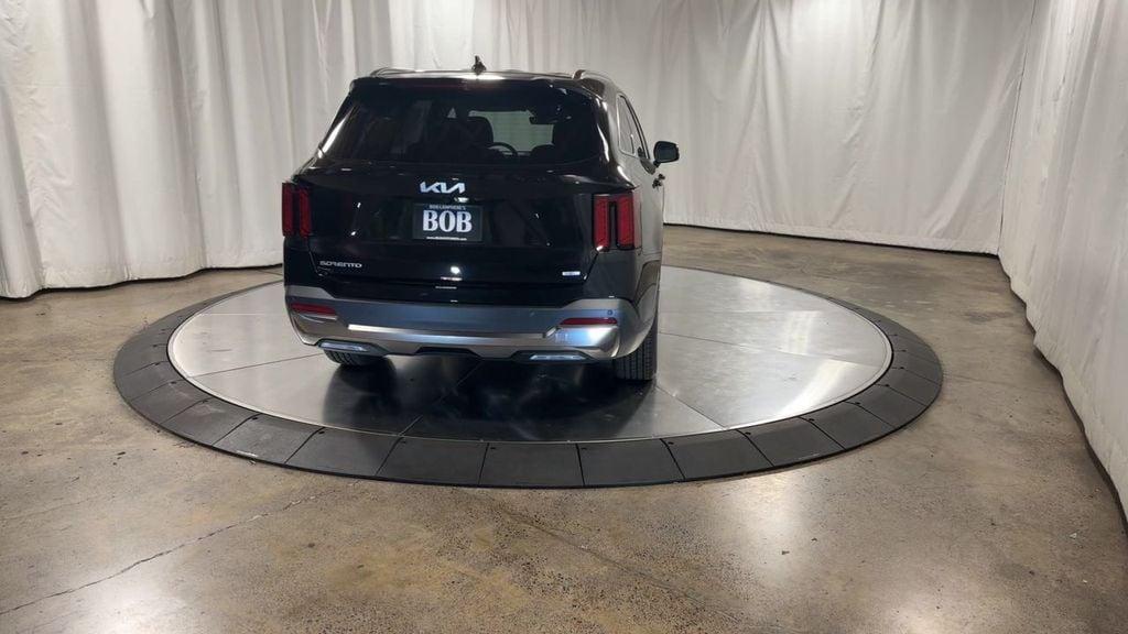 new 2025 Kia Sorento Hybrid car, priced at $38,875