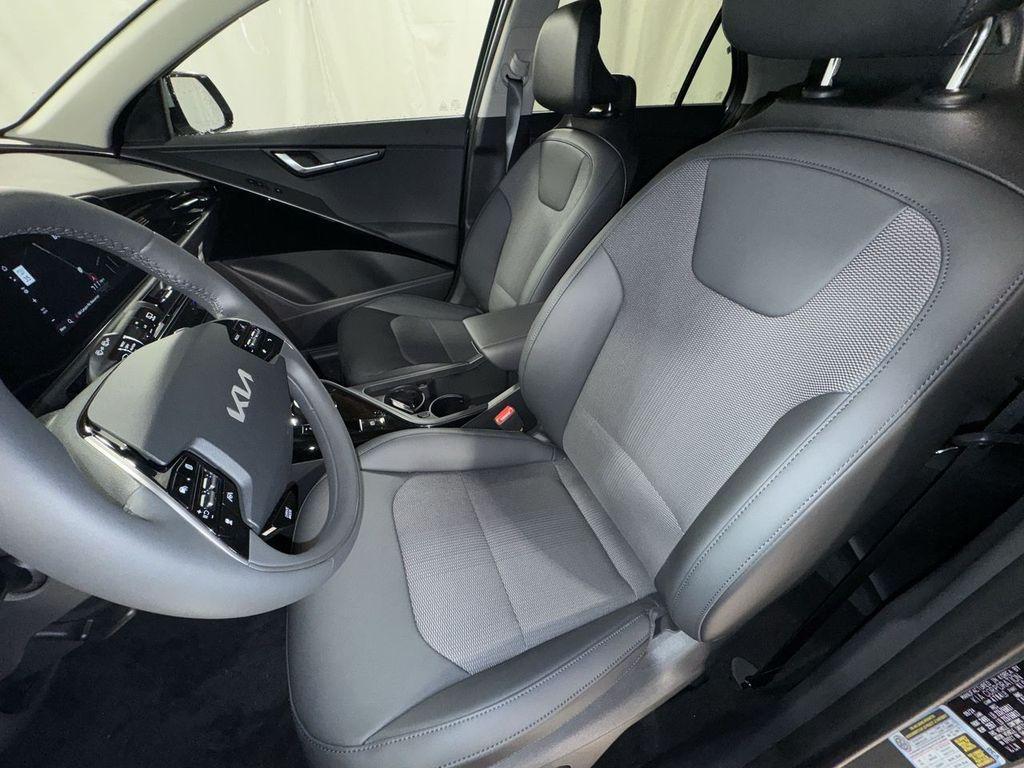 new 2025 Kia Niro EV car, priced at $33,817