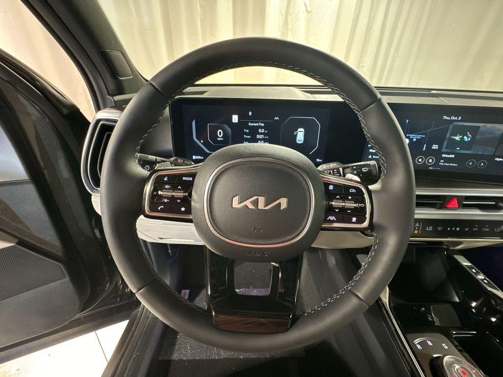 new 2025 Kia Sorento Hybrid car, priced at $47,682