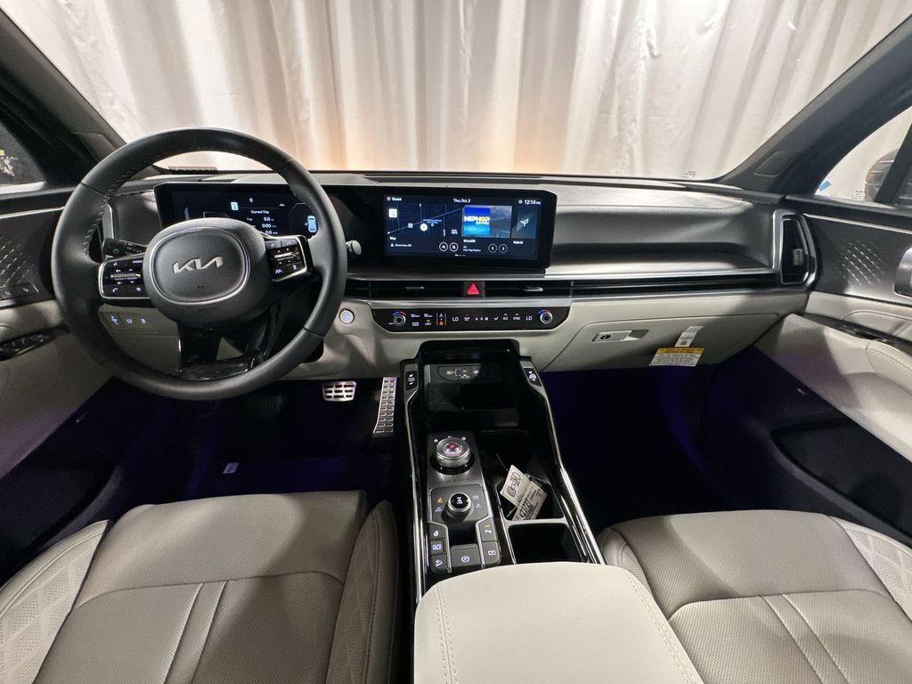 new 2025 Kia Sorento Hybrid car, priced at $47,682