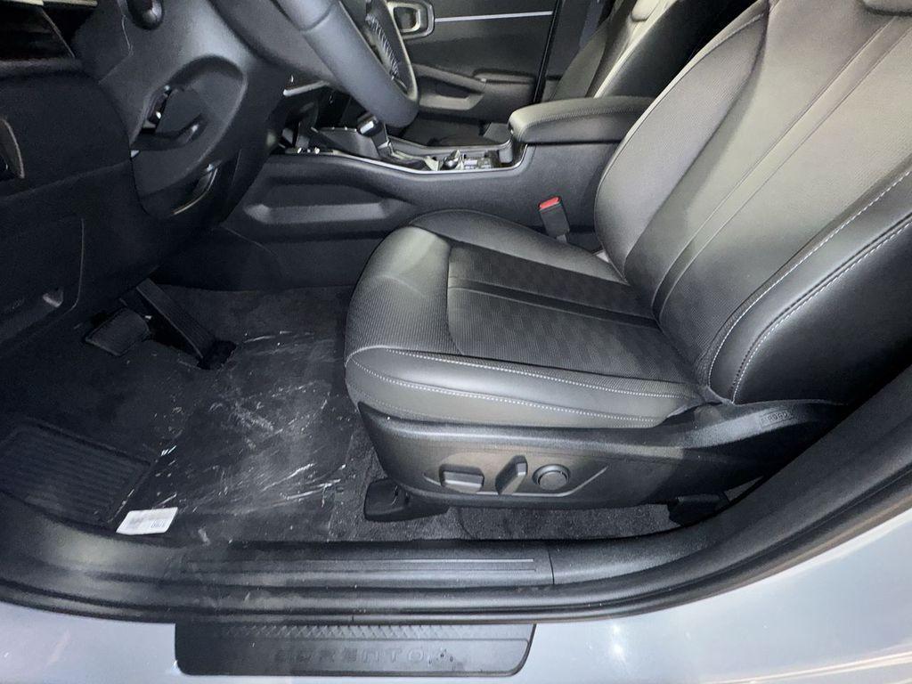 new 2025 Kia Sorento car, priced at $38,392