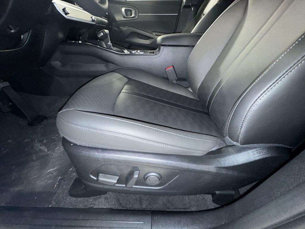 new 2025 Kia Sorento car, priced at $38,392