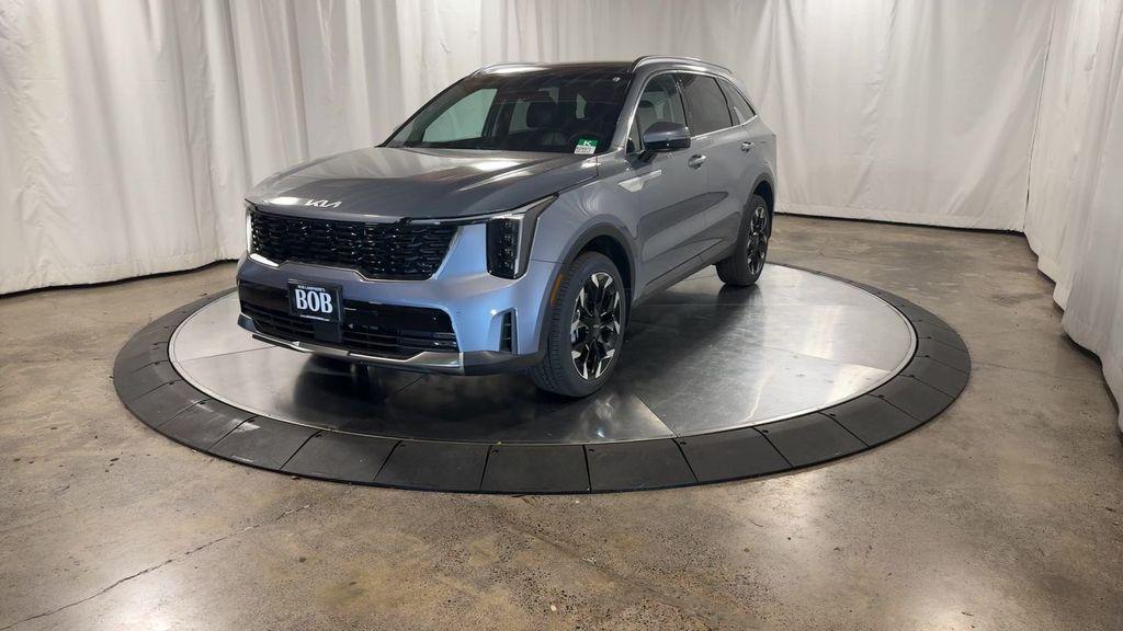 new 2025 Kia Sorento car, priced at $40,508