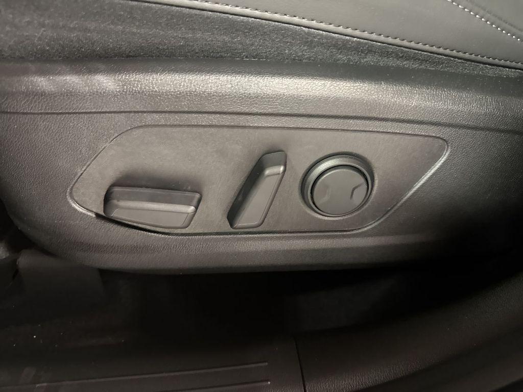 new 2025 Kia Sorento car, priced at $40,508