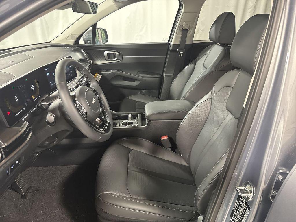 new 2025 Kia Sorento car, priced at $40,508