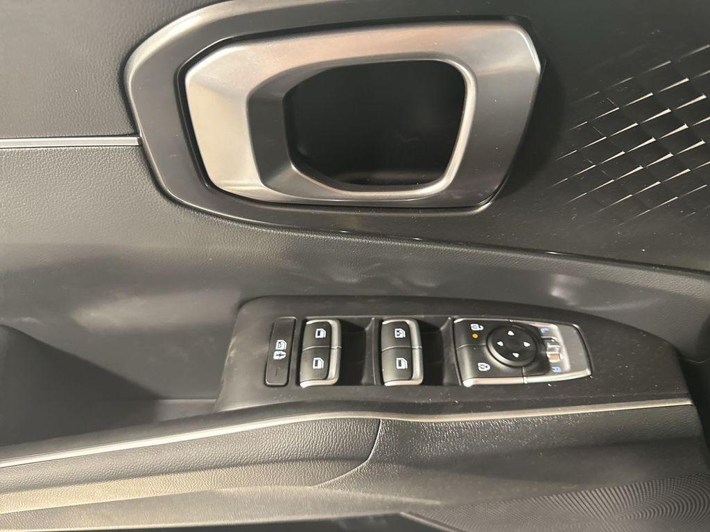 new 2025 Kia Sorento car, priced at $40,508
