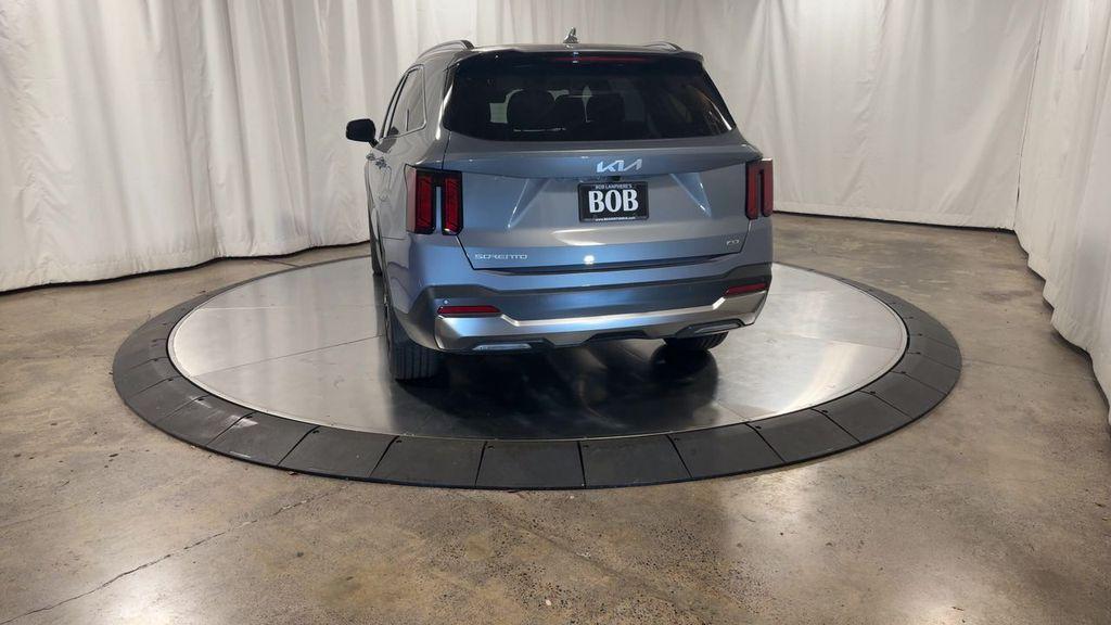 new 2025 Kia Sorento car, priced at $40,508