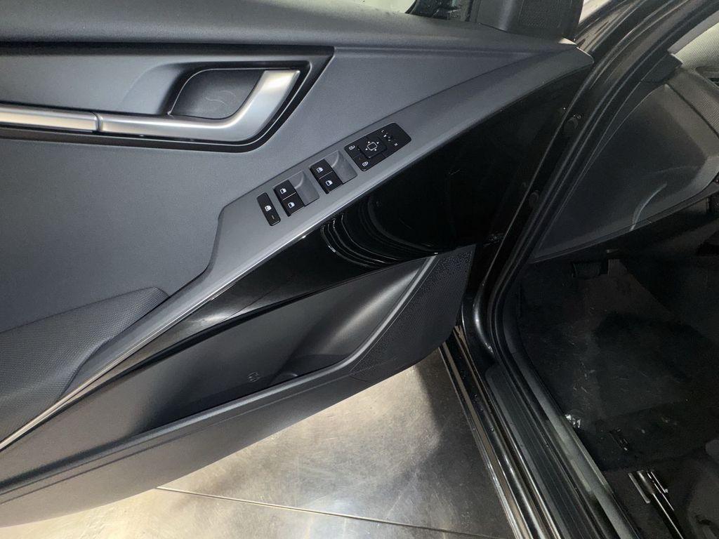 new 2025 Kia Niro car, priced at $29,695