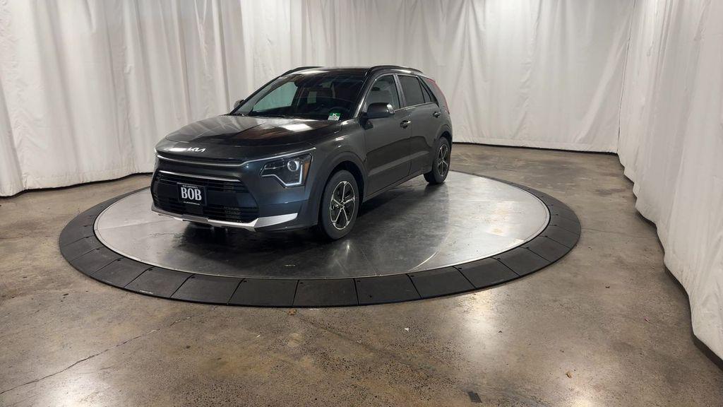 new 2025 Kia Niro car, priced at $29,695