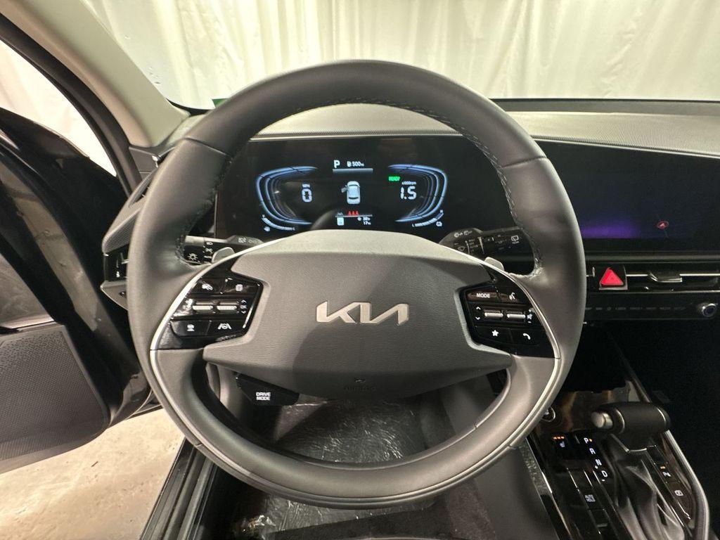 new 2025 Kia Niro car, priced at $29,695
