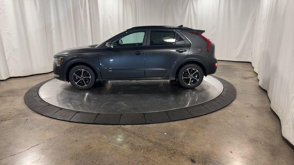 new 2025 Kia Niro car, priced at $29,695