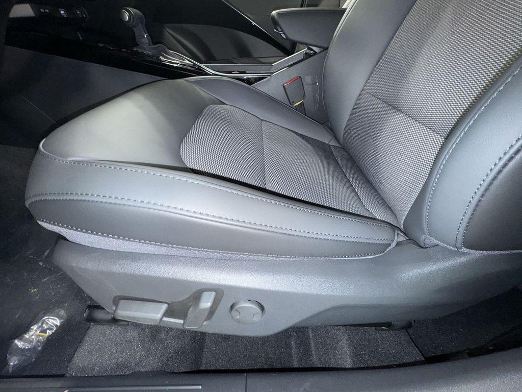new 2025 Kia Niro car, priced at $29,695