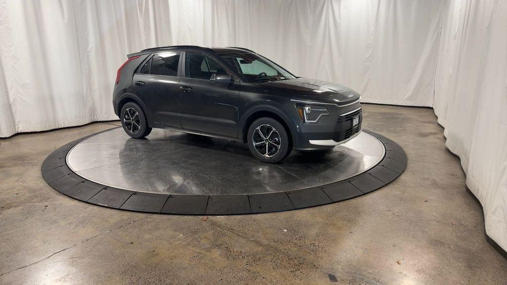 new 2025 Kia Niro car, priced at $29,695