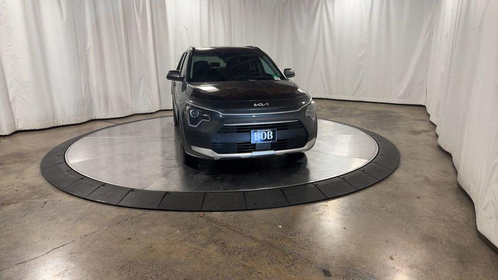 new 2025 Kia Niro car, priced at $29,695