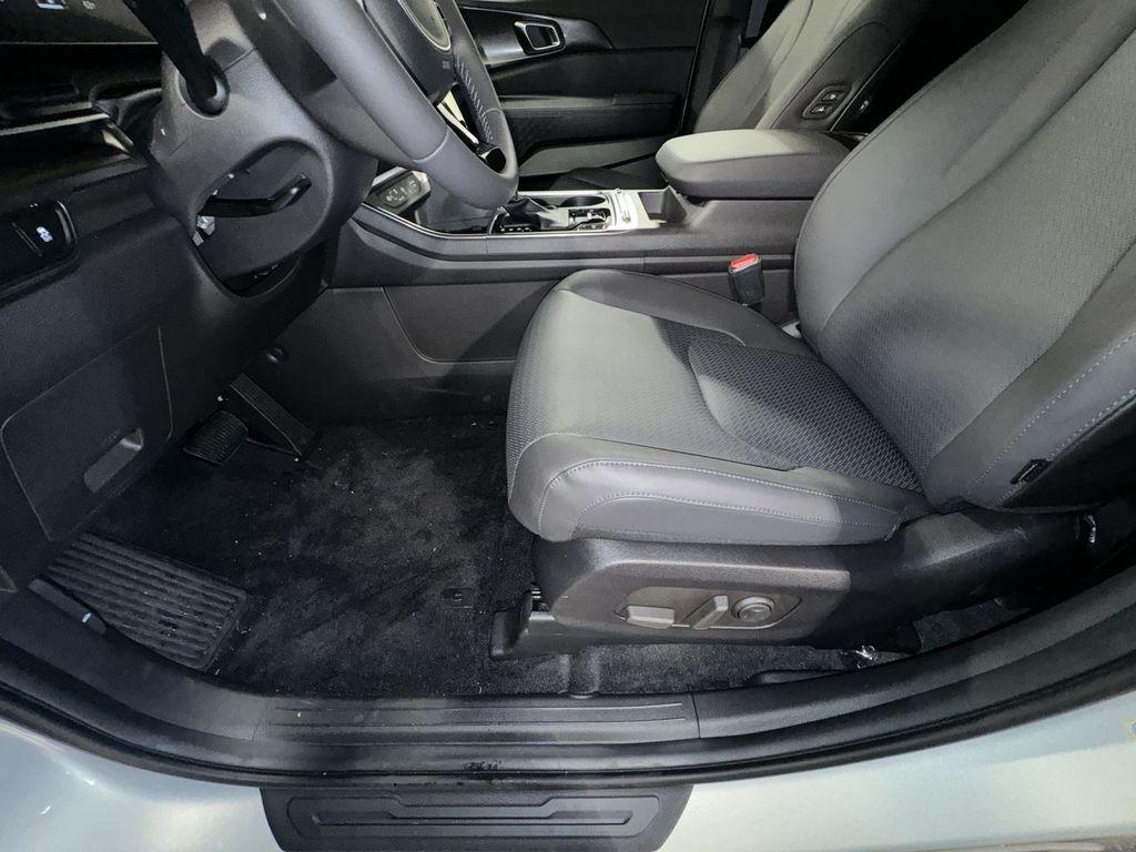 new 2025 Kia Carnival car, priced at $46,863