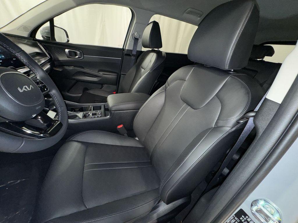 new 2025 Kia Sorento car, priced at $37,481