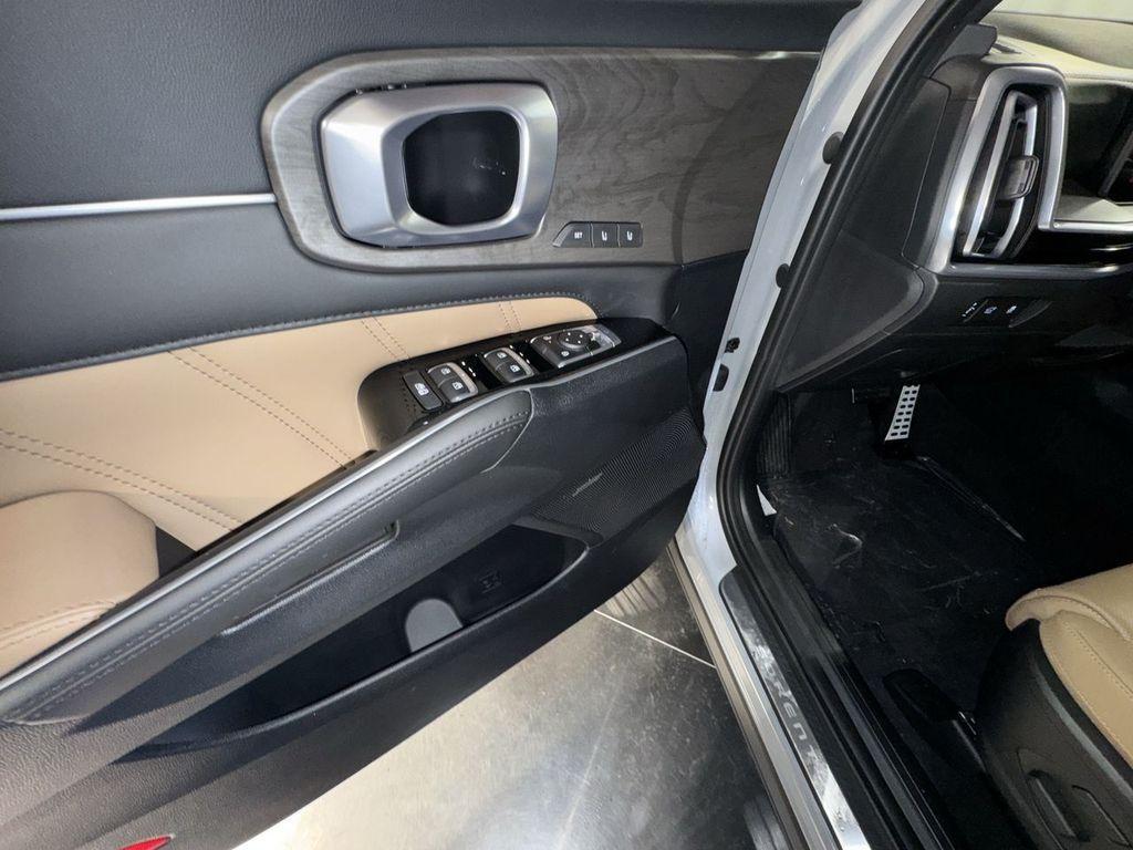 new 2025 Kia Sorento car, priced at $47,501