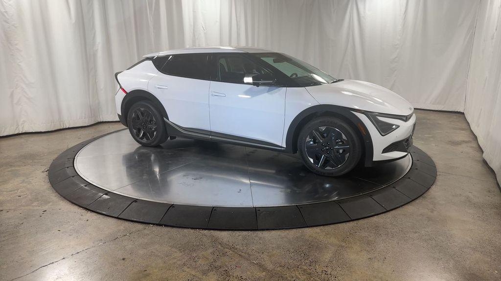 new 2025 Kia EV6 car, priced at $49,287