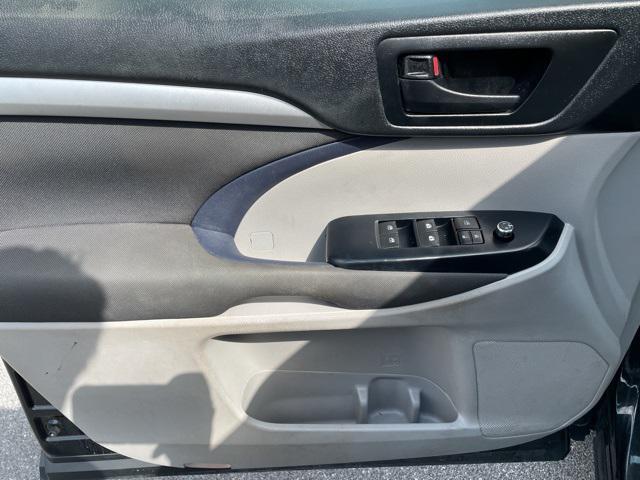 used 2018 Toyota Highlander car, priced at $15,950