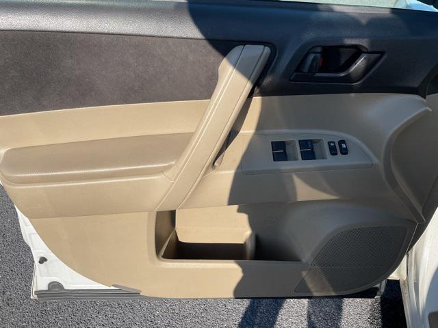 used 2010 Toyota Highlander car, priced at $8,250