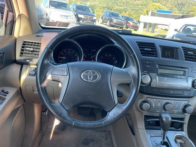 used 2010 Toyota Highlander car, priced at $8,250