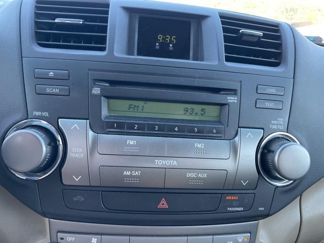 used 2010 Toyota Highlander car, priced at $8,250