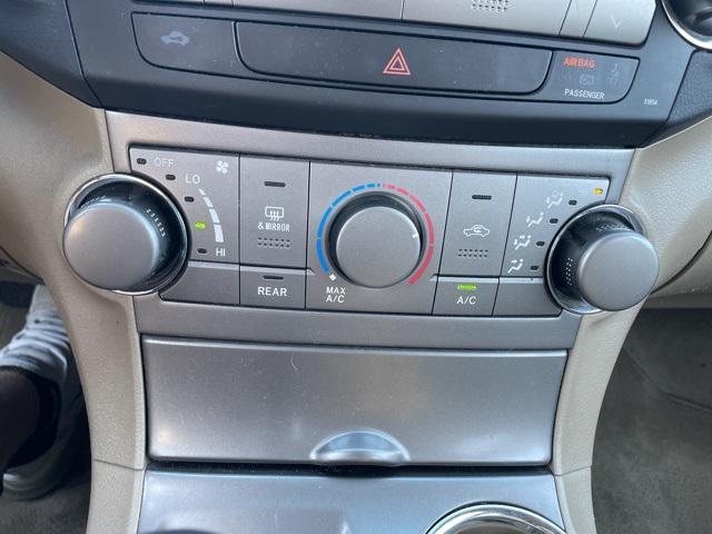 used 2010 Toyota Highlander car, priced at $8,250