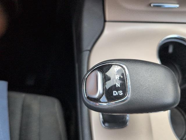 used 2015 Jeep Grand Cherokee car, priced at $9,950