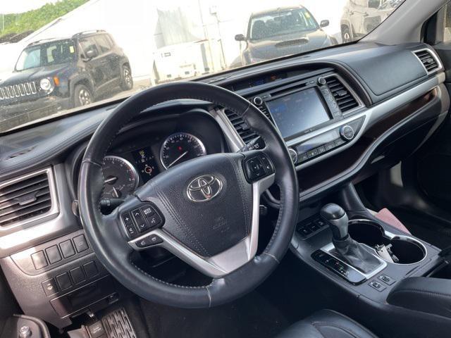 used 2015 Toyota Highlander car, priced at $13,800