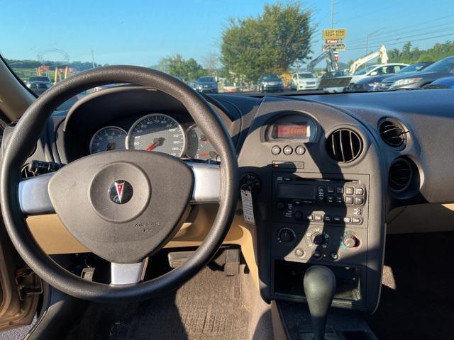 used 2006 Pontiac Grand Prix car, priced at $2,400