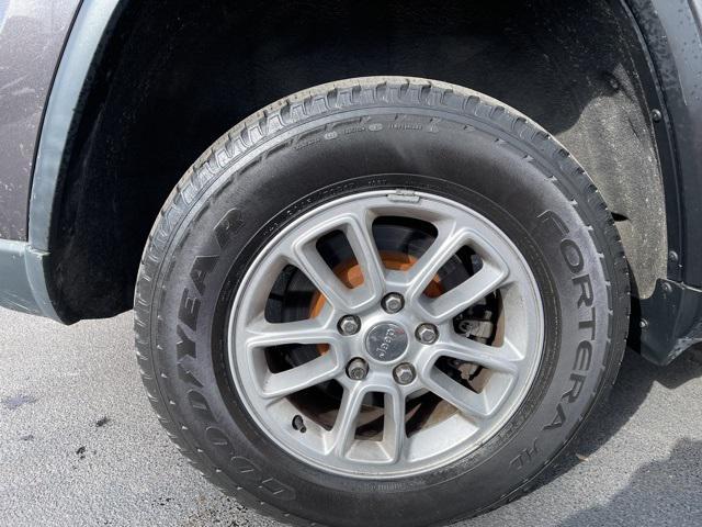 used 2020 Jeep Grand Cherokee car, priced at $14,300