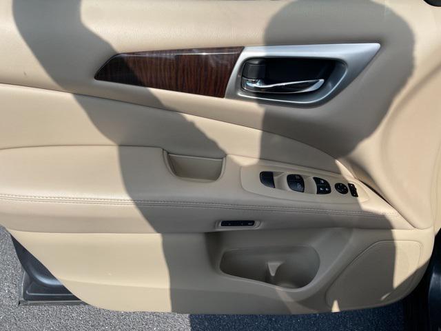 used 2014 Nissan Pathfinder car, priced at $8,950