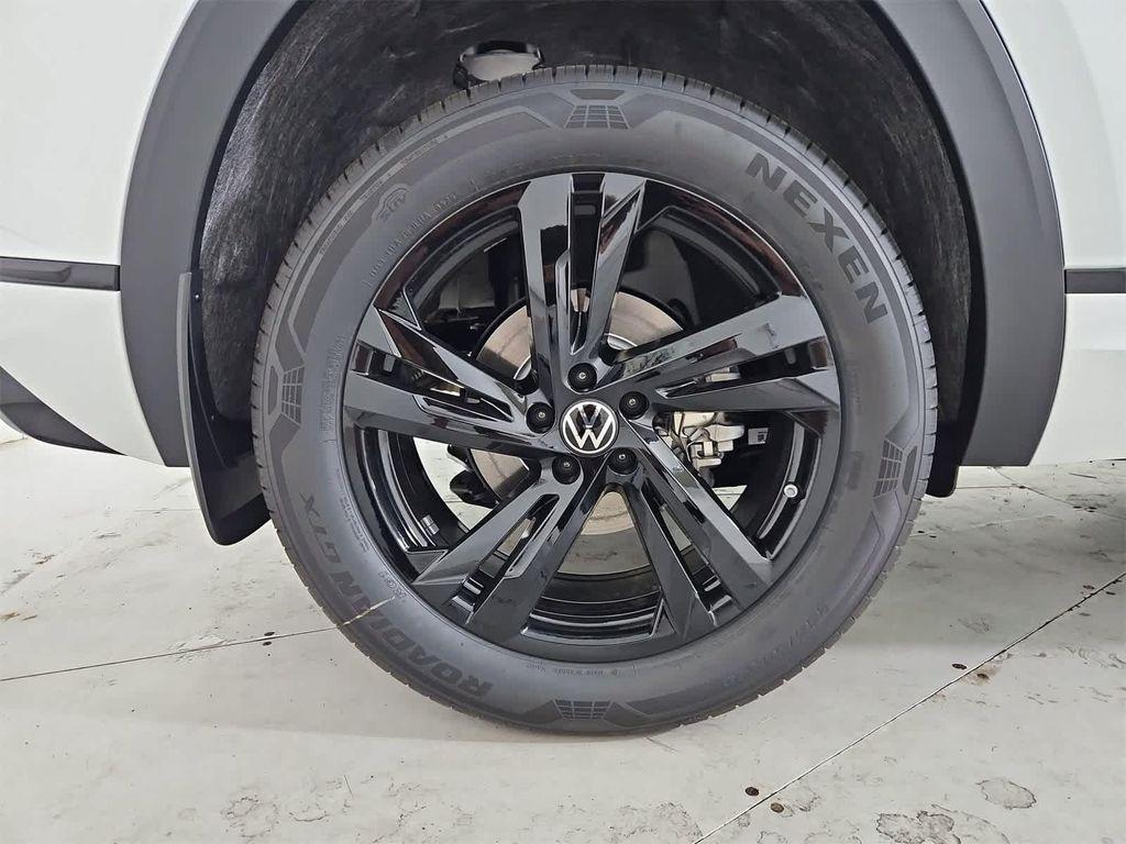 new 2026 Volkswagen Atlas Cross Sport car, priced at $54,563