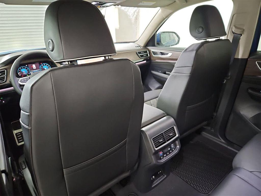 new 2026 Volkswagen Atlas car, priced at $57,654