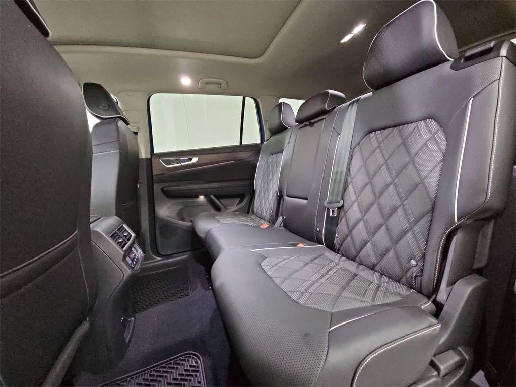 new 2026 Volkswagen Atlas car, priced at $57,654