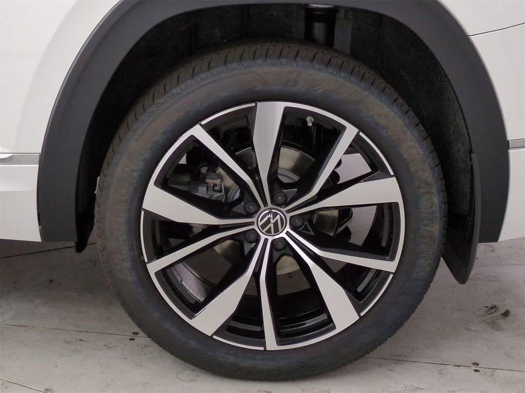 new 2025 Volkswagen Atlas car, priced at $58,134