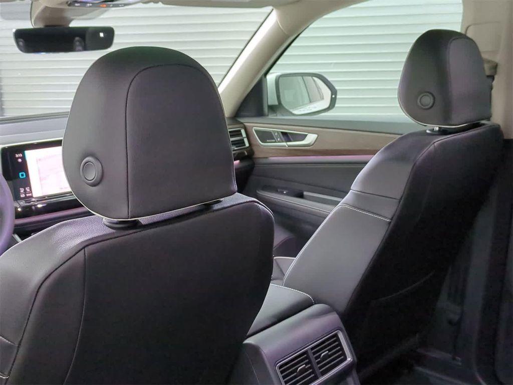new 2025 Volkswagen Atlas car, priced at $58,134