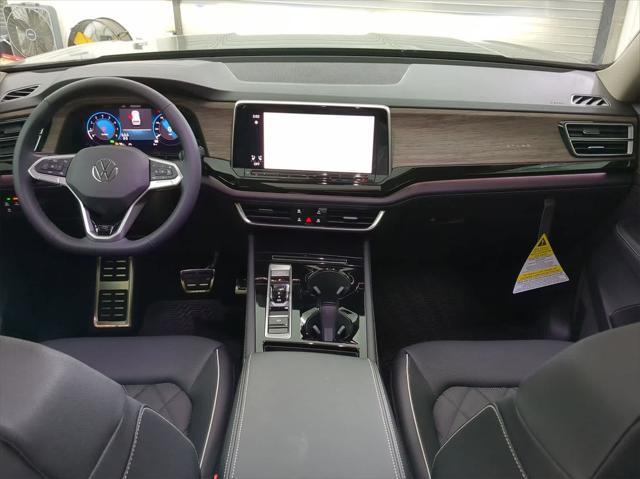 new 2025 Volkswagen Atlas car, priced at $56,984