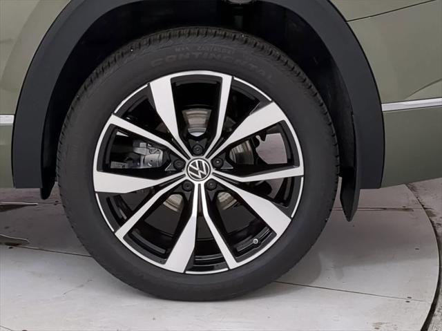 new 2025 Volkswagen Atlas car, priced at $56,984