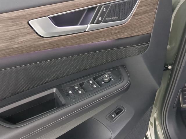 new 2025 Volkswagen Atlas car, priced at $56,984