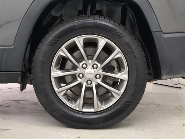 used 2019 Jeep Cherokee car, priced at $18,136