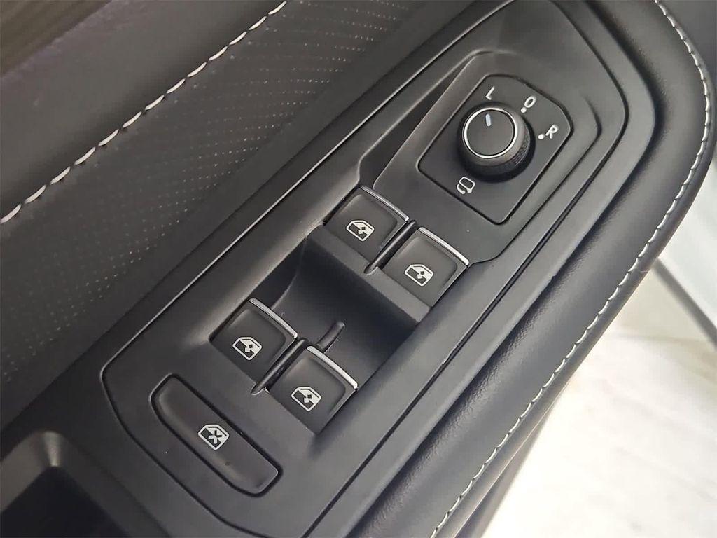 new 2026 Volkswagen Atlas car, priced at $58,804