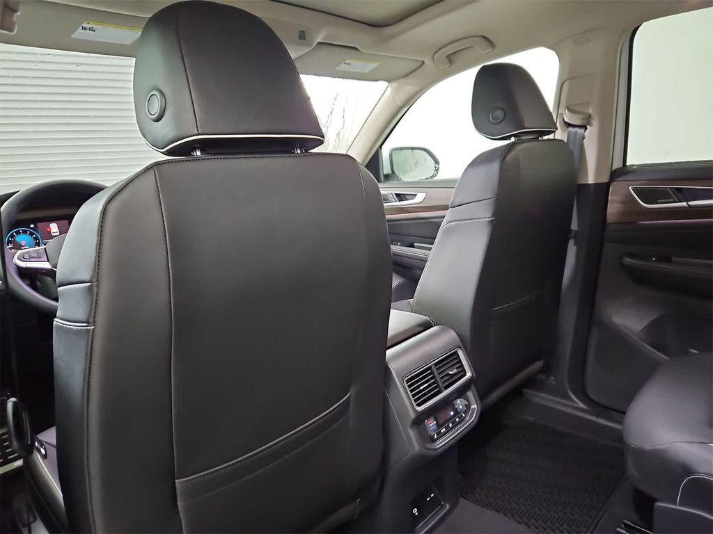 new 2026 Volkswagen Atlas car, priced at $58,804