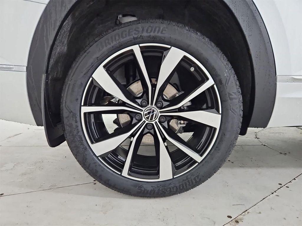 new 2026 Volkswagen Atlas car, priced at $58,804