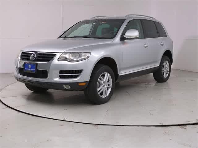 used 2009 Volkswagen Touareg 2 car, priced at $6,990