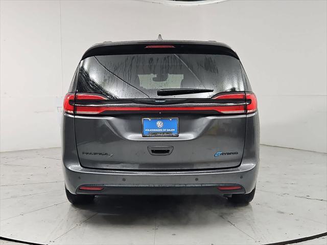 used 2021 Chrysler Pacifica Hybrid car, priced at $27,885