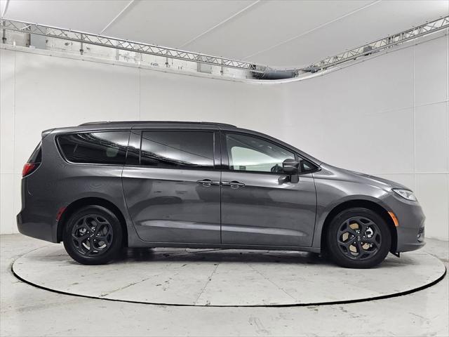 used 2021 Chrysler Pacifica Hybrid car, priced at $28,777